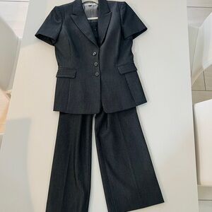 Tahari ASL Black Pinstripe Short Sleeve Blazer & Wide Leg Pants Suit